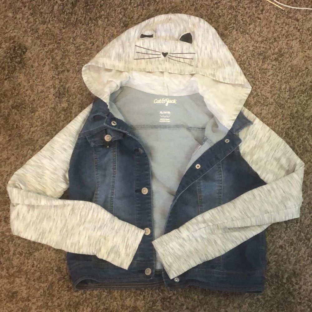 Jean sweatshirt jacket with cat hoodie & buttons.